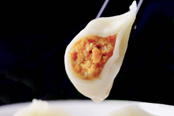 把餃子館開在愛馬仕旁邊，一年竟然開出七家直營店