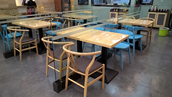 那些生意好的餐廳都是這樣擺桌子的，做餐飲的可以學(xué)學(xué)！